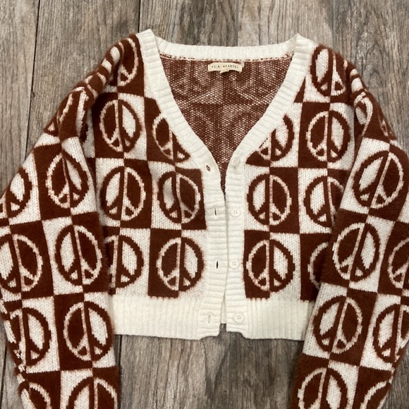 Brown and White Peace sign sweater - Picture 3 of 3